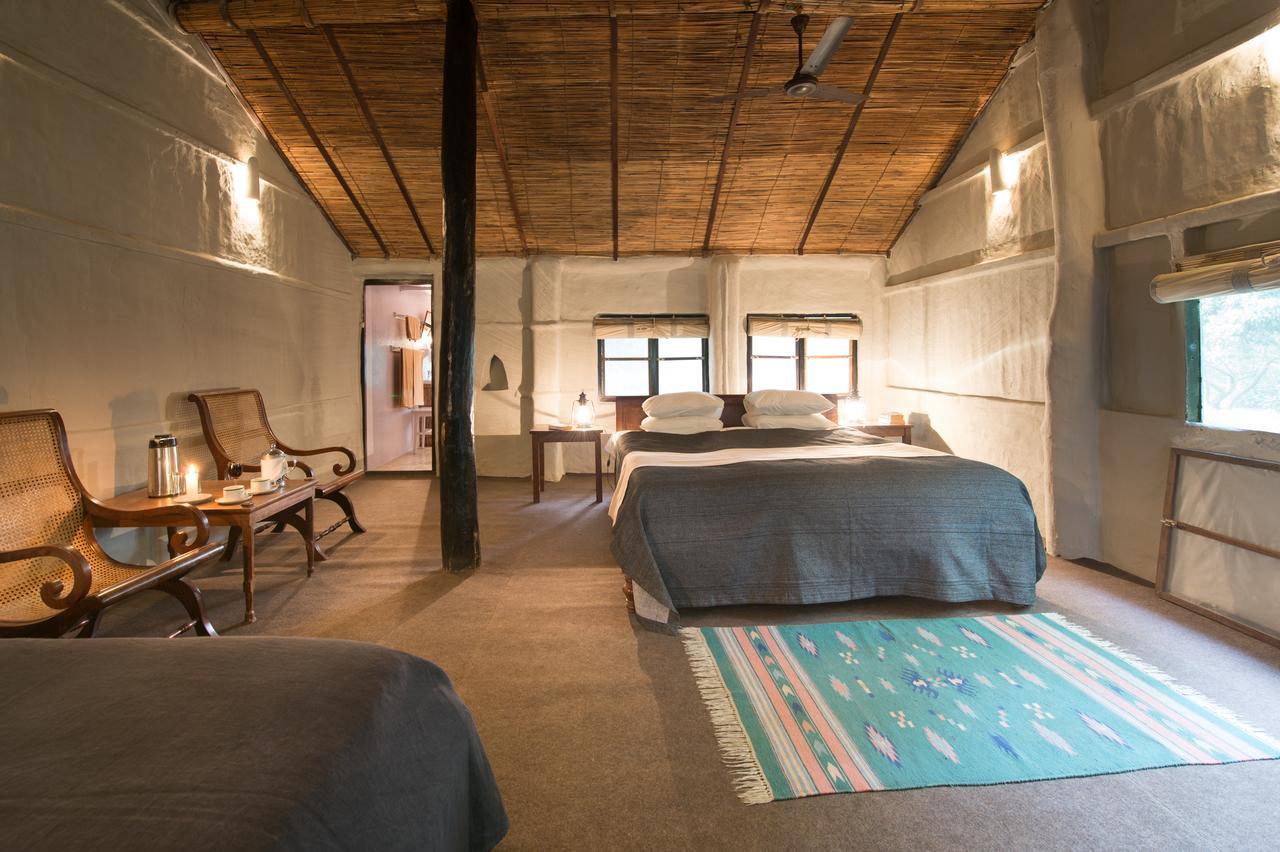 Tiger Tops Tharu Lodge Chitwan Habitación foto